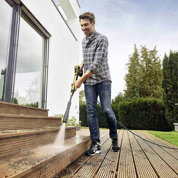 شستشوی سطوح چوبی با کارواش خانگی مدل K4 Compact