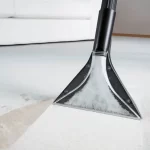 نظافت موکت با استفاده از فرش و مبل شوی خانگی کارچر PUZZI 8/1 C