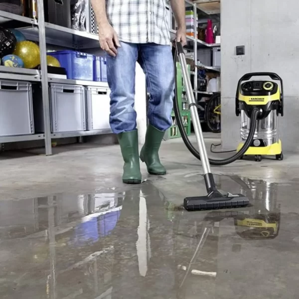 پاکسازی زمین خیس با جارو برق یآب و خاک مدل Wd6 p premium کرشر