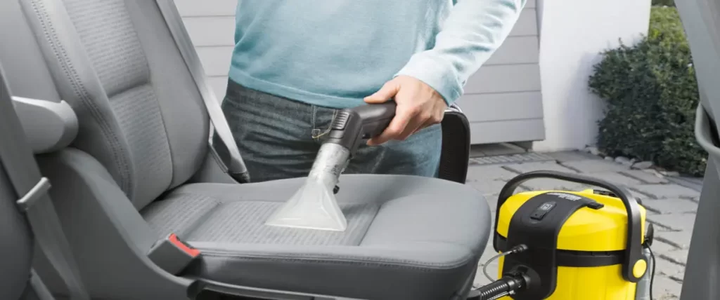 نظافت صندلی های خودرو با مبل شوی کارچر
