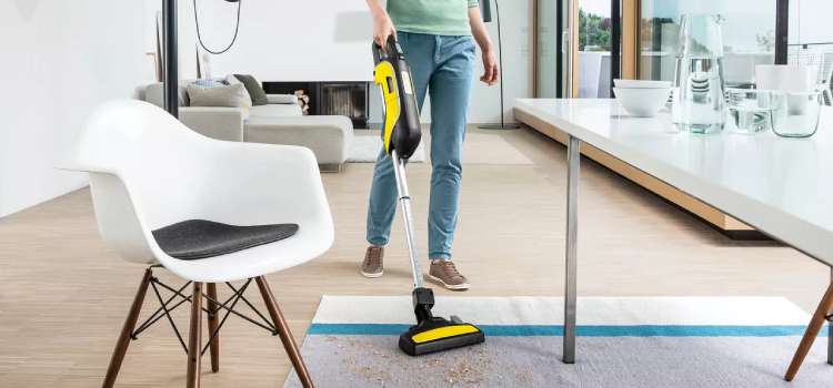 نظافت خانه با دستگاه های نظافتی