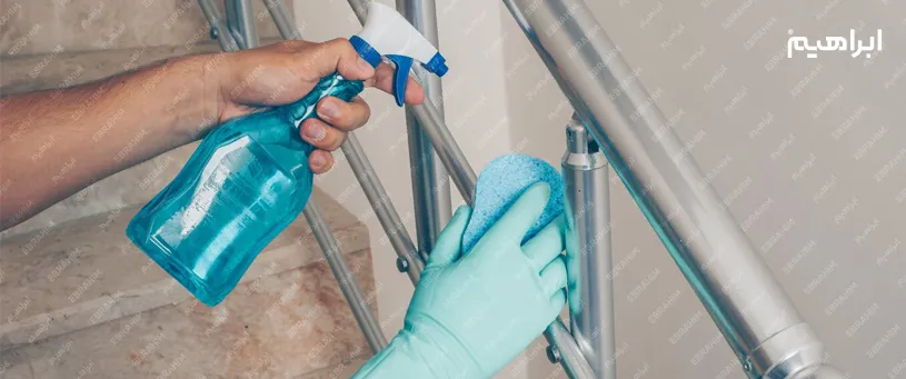 تمیز کردن راه پله