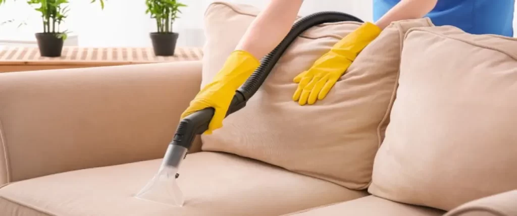 استفاده از دستگاه مبل شوی کارچر برای نظافت مبلمان