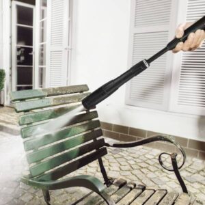 سهولت شستشوی مبلمان رفاهی باغ با دستگاه کارواش خانگی K5