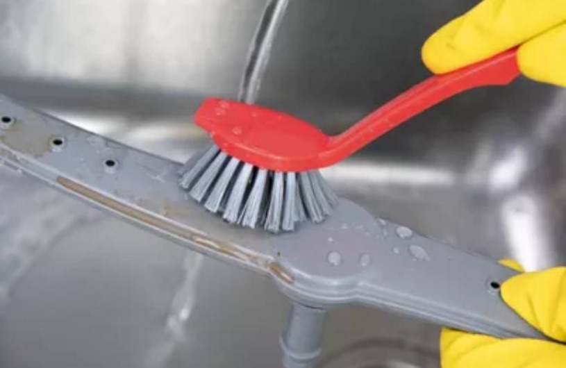 نحوه صحیح ضد عفونی و تمیز کردن کردن بخش های داخلی ماشین ظرفشویی​